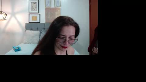 _naomi_s online show from May 16, 2026, 1:54 pm