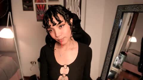 Nati - Independ model online show from November 7, 2025, 5:18 am