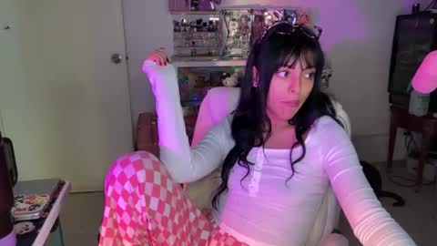 _nathaila_ online show from October 7, 2025, 2:53 am