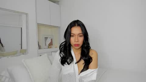 independent model natha online show from October 22, 2025, 3:40 am