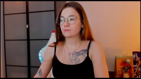 Mia with a big heart  online show from January 6, 2025, 4:15 am