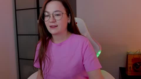 Mia with a big heart  online show from February 7, 2025, 3:45 am