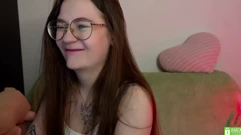 Mia with a big heart  online show from March 11, 2025, 3:16 am