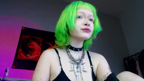 Nicole online show from January 13, 2026, 4:29 am