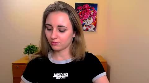 Snapshot of _nicole_new chatting on March 10, 2025, 3:52 pm Nica online show from March 10, 2025, 3:52 pm