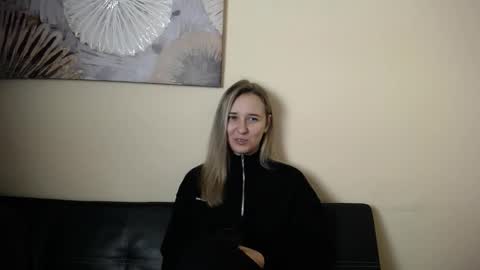 Nica online show from November 28, 2025, 11:46 am