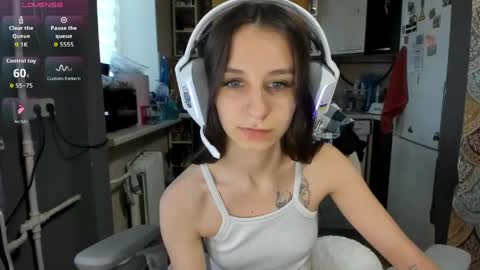 Snapshot of _nika_kik chatting on May 14, 2026, 3:41 pm Nika online show from May 14, 2026, 3:41 pm