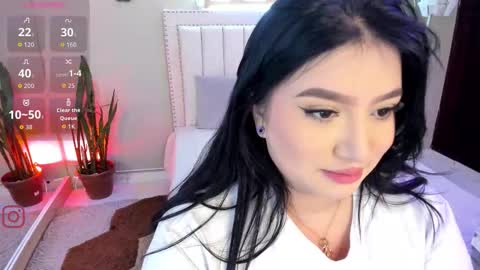   online show from December 5, 2025, 12:14 pm