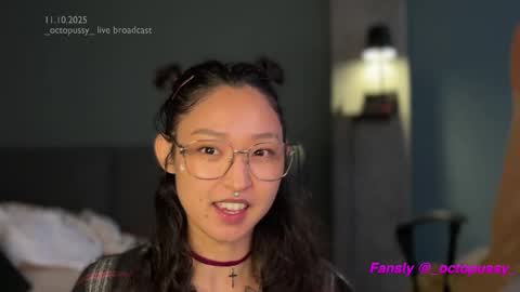 Snapshot of _octopussy_ chatting on October 11, 2025, 9:08 am Mikayla online show from October 11, 2025, 9:08 am