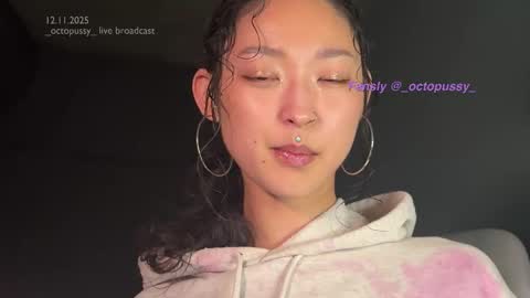 Snapshot of _octopussy_ chatting on November 12, 2025, 8:08 pm Mikayla online show from November 12, 2025, 8:08 pm