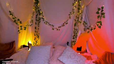 Olivia Wolf  online show from January 6, 2025, 9:43 pm