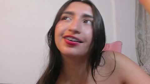 Orquidea  online show from December 19, 2025, 2:24 pm