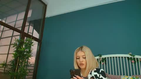 Snapshot of _parishill chatting on November 3, 2025, 5:09 am Alisa online show from November 3, 2025, 5:09 am