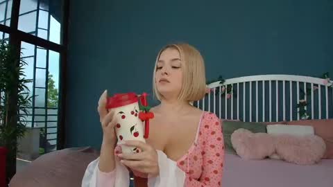 Alisa online show from May 22, 2026, 4:08 am