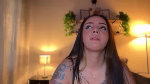 _paulah2 online show from February 17, 2026, 9:10 pm