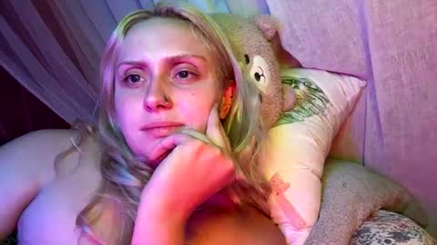 Snapshot of _peaceoutgirlscout_ chatting on September 12, 2025, 2:44 am _peaceoutgirlscout_ online show from September 12, 2025, 2:44 am