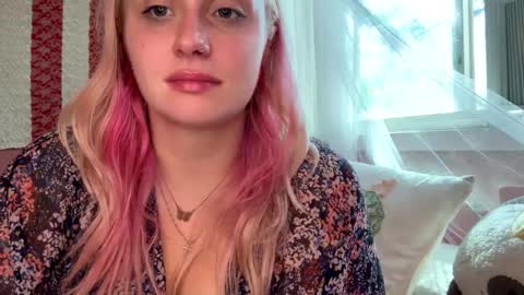 Snapshot of _peaceoutgirlscout_ chatting on September 29, 2025, 8:13 pm _peaceoutgirlscout_ online show from September 29, 2025, 8:13 pm