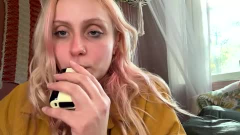 Snapshot of _peaceoutgirlscout_ chatting on October 8, 2025, 8:28 pm _peaceoutgirlscout_ online show from October 8, 2025, 8:28 pm