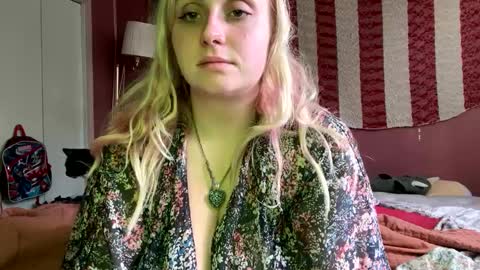 Snapshot of _peaceoutgirlscout_ chatting on October 9, 2025, 8:18 pm _peaceoutgirlscout_ online show from October 9, 2025, 8:18 pm