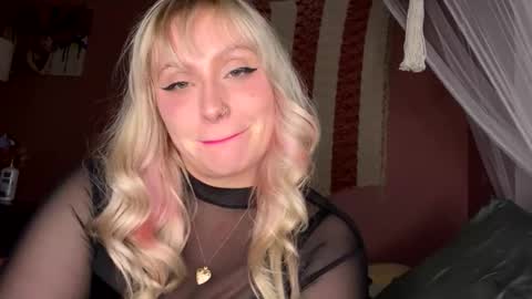 Snapshot of _peaceoutgirlscout_ chatting on November 1, 2025, 4:58 am _peaceoutgirlscout_ online show from November 1, 2025, 4:58 am