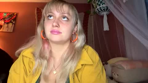 Snapshot of _peaceoutgirlscout_ chatting on November 3, 2025, 11:26 pm _peaceoutgirlscout_ online show from November 3, 2025, 11:26 pm