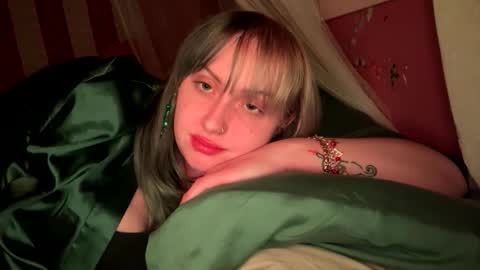 Snapshot of _peaceoutgirlscout_ chatting on December 20, 2025, 9:16 am _peaceoutgirlscout_ online show from December 20, 2025, 9:16 am