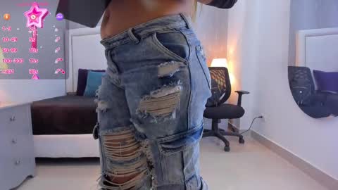  peach1  online show from September 10, 2025, 2:50 pm