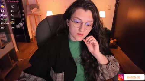 Snapshot of _peach__ chatting on December 20, 2024, 3:58 am violeta ig online show from December 20, 2024, 3:58 am