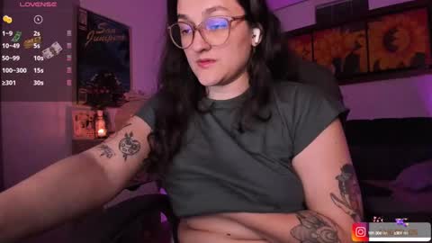 Snapshot of _peach__ chatting on January 22, 2025, 4:02 am violeta ig online show from January 22, 2025, 4:02 am