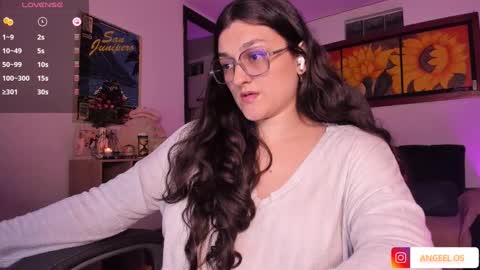 Snapshot of _peach__ chatting on January 28, 2025, 5:11 am violeta ig online show from January 28, 2025, 5:11 am