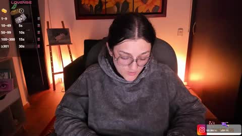 Snapshot of _peach__ chatting on February 5, 2025, 2:40 am violeta ig online show from February 5, 2025, 2:40 am