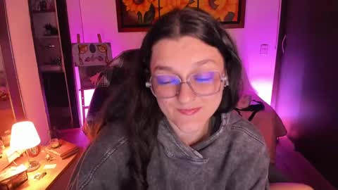 Snapshot of _peach__ chatting on February 28, 2025, 1:15 am violeta ig online show from February 28, 2025, 1:15 am