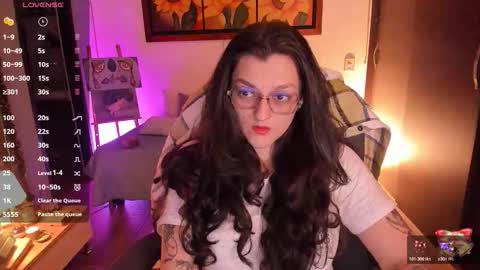 Snapshot of _peach__ chatting on December 15, 2025, 3:33 am violeta ig online show from December 15, 2025, 3:33 am