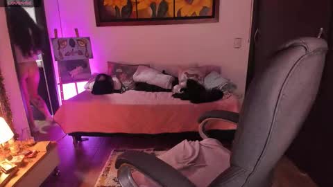 Snapshot of _peach__ chatting on December 16, 2025, 2:49 am violeta ig online show from December 16, 2025, 2:49 am