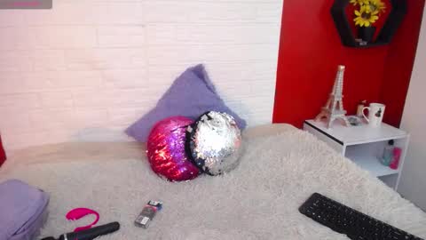 Laura online show from October 20, 2025, 6:52 pm