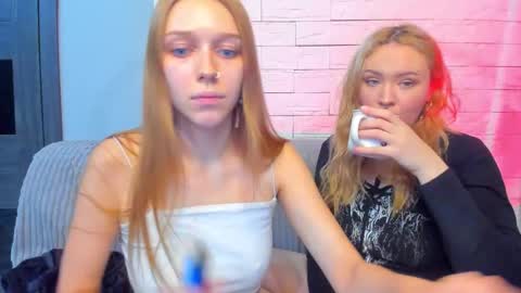 Snapshot of _prettybaby_ chatting on December 15, 2025, 6:34 pm _prettybaby_ online show from December 15, 2025, 6:34 pm