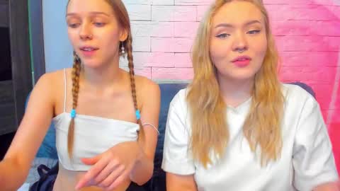 Snapshot of _prettybaby_ chatting on December 16, 2025, 6:24 pm _prettybaby_ online show from December 16, 2025, 6:24 pm