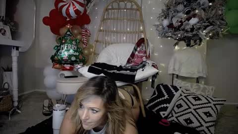 Lalalynn69 online show from December 19, 2024, 7:51 am