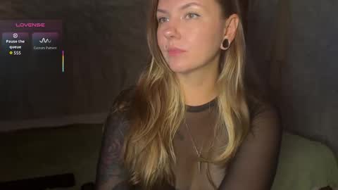  HADLY today day-off see u online 0112  online show from December 15, 2025, 1:59 pm