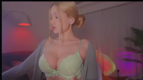 Eva online show from July 1, 2026, 10:42 pm