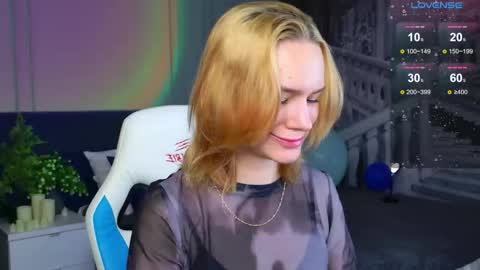 Snapshot of _ramona__ chatting on December 4, 2025, 6:23 am im Amy online show from December 4, 2025, 6:23 am