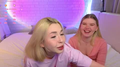 Snapshot of _ramune_ chatting on November 14, 2025, 8:18 pm Merlizz Eva Jane Mila Nicole left to right online show from November 14, 2025, 8:18 pm