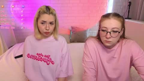 Snapshot of _ramune_ chatting on November 22, 2025, 2:16 pm Merlizz Eva Jane Mila Nicole left to right online show from November 22, 2025, 2:16 pm