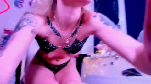 Snapshot of _ravena chatting on February 3, 2025, 2:02 pm _ravena online show from February 3, 2025, 2:02 pm