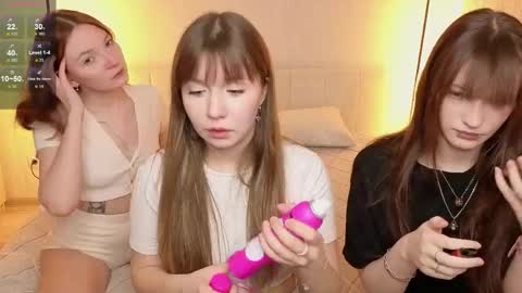 Snapshot of _reverse_gang_ chatting on May 4, 2026, 3:46 am LISSAPVT IS OPEN online show from May 4, 2026, 3:46 am