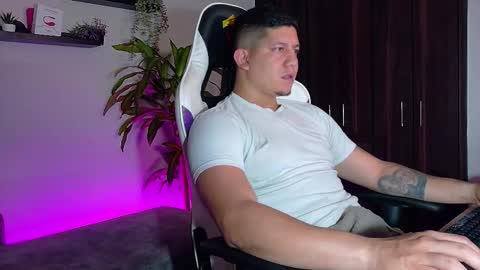 Roberto online show from November 27, 2025, 6:48 am