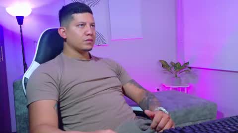 Snapshot of _robertobaggio chatting on July 20, 2026, 12:40 pm Roberto online show from July 20, 2026, 12:40 pm