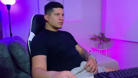 Snapshot of _robertobaggio chatting on July 31, 2026, 12:26 pm Roberto online show from July 31, 2026, 12:26 pm