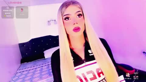 Snapshot of _rosedewitt_ chatting on November 14, 2025, 7:34 pm Rose De Witt online show from November 14, 2025, 7:34 pm