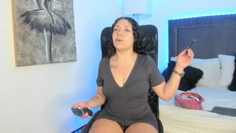 Snapshot of _rubystrong__ chatting on April 16, 2026, 2:40 pm Ruby Strong online show from April 16, 2026, 2:40 pm